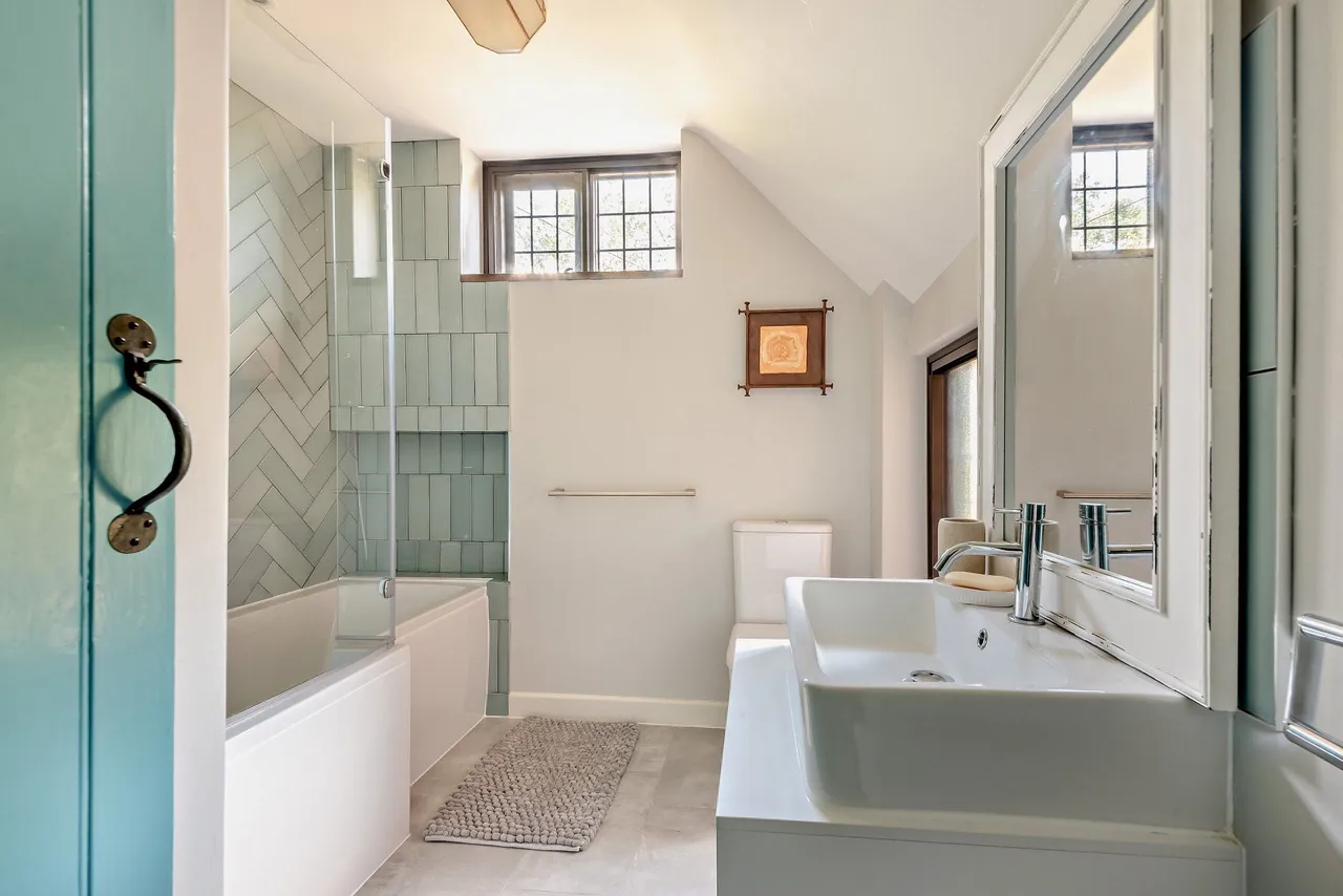 Pitt Lane, Frensham, GU10, photo 23