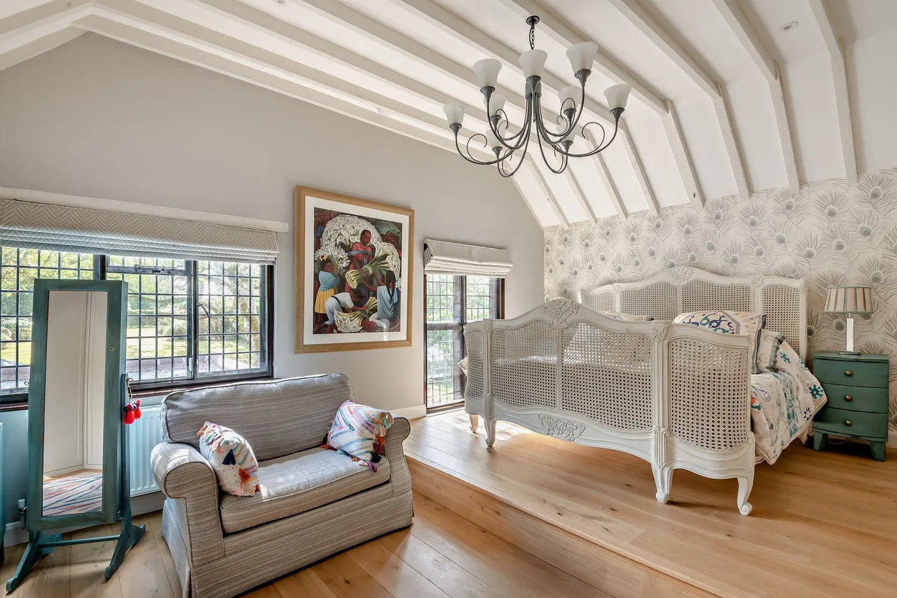 Pitt Lane, Frensham, GU10, photo 19