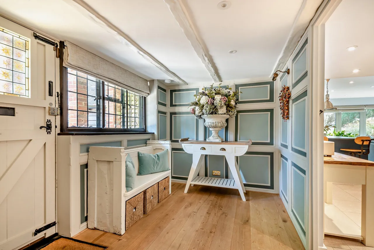 Pitt Lane, Frensham, GU10, photo 21