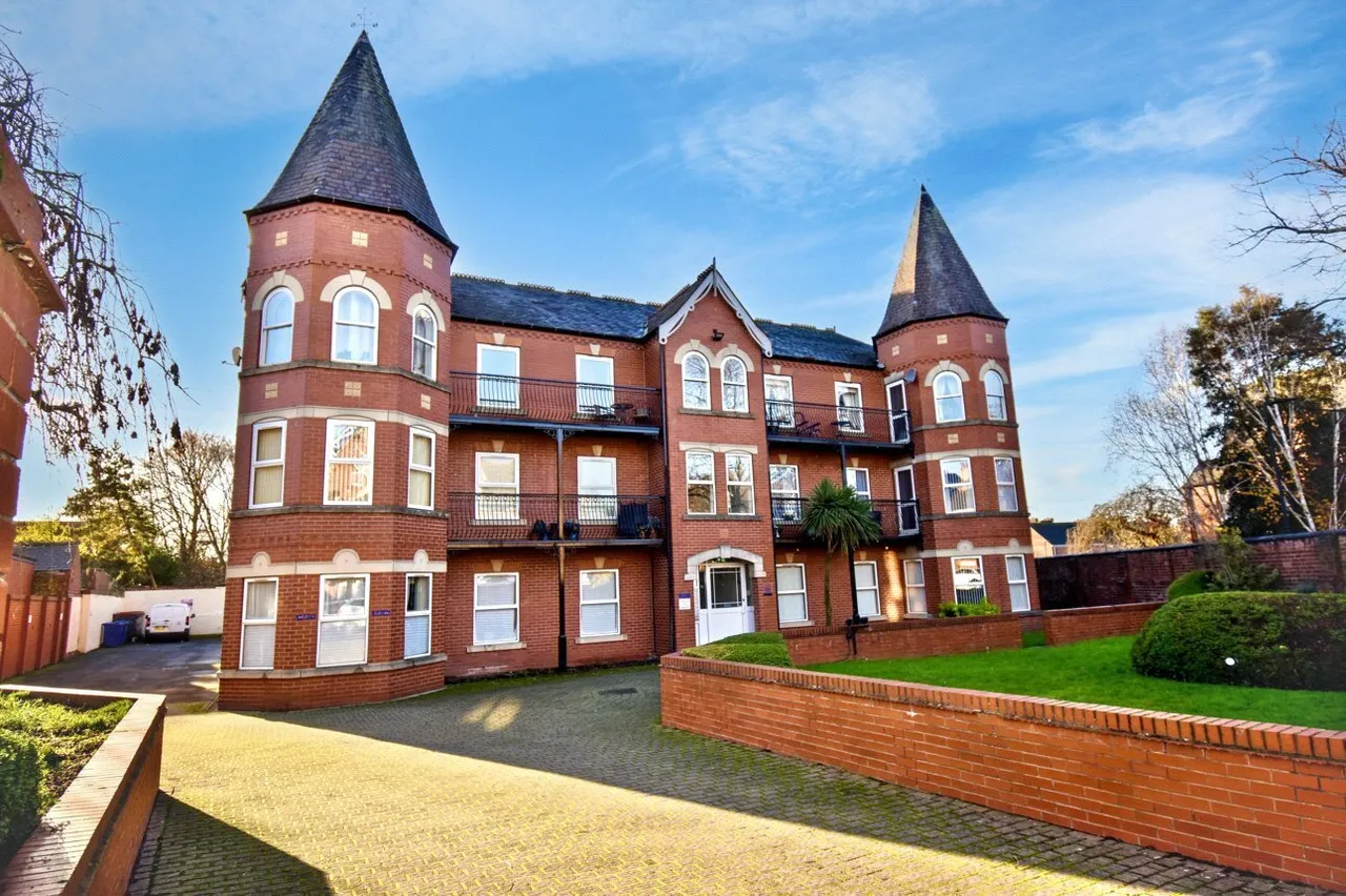 2 bed flat for sale — Auckland Road, Doncaster, South Yorkshire, DN2