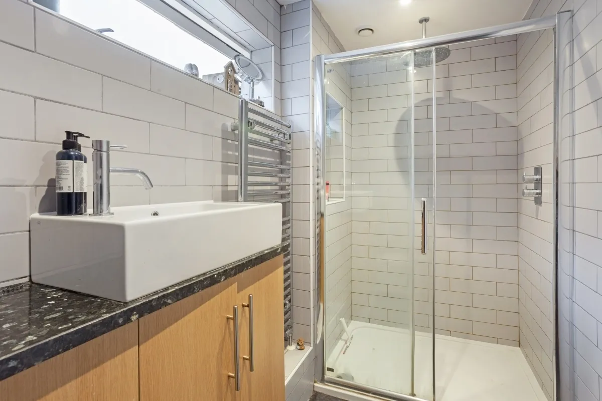 Camden Place, Bourne End, SL8, photo 8