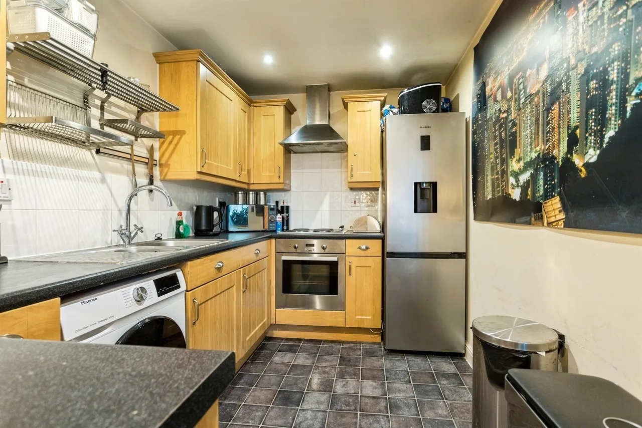 Trafalgar Gardens, Crawley, RH10, photo 4