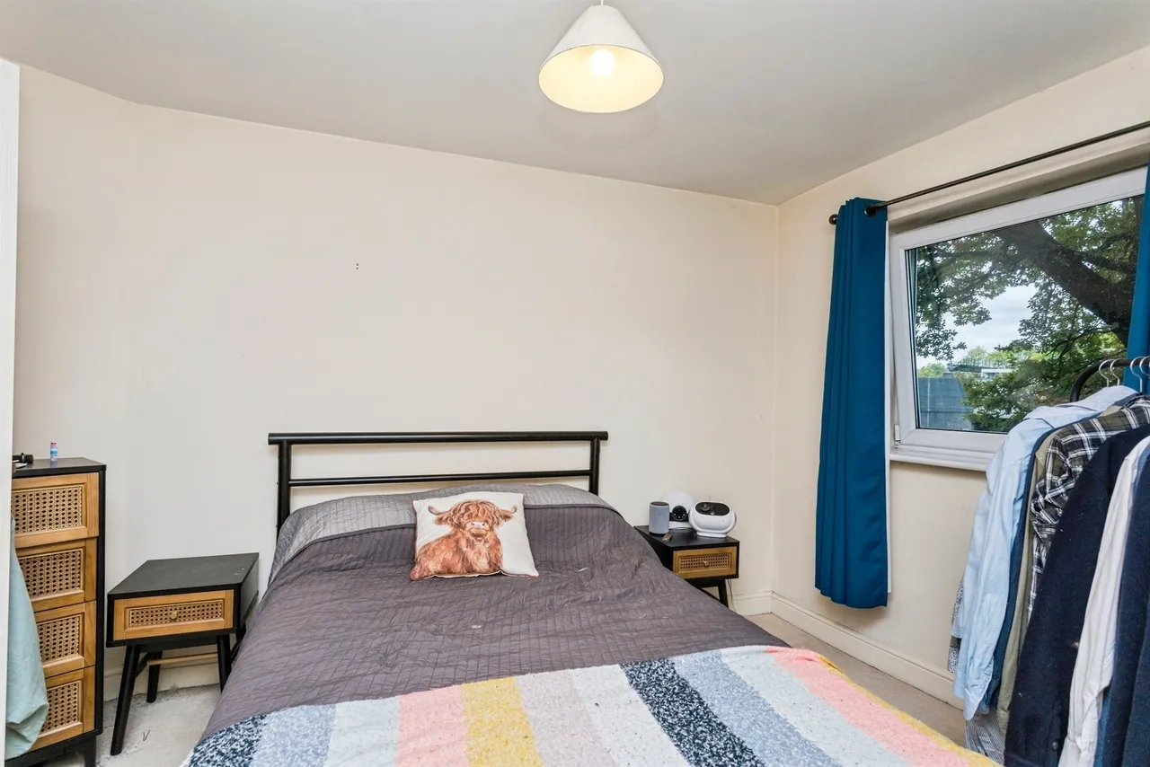 Trafalgar Gardens, Crawley, RH10, photo 8