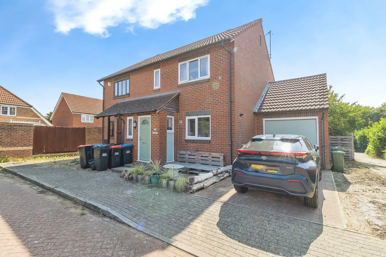 3 bed house for sale, Hartdames, Shenley Brook End, MK5