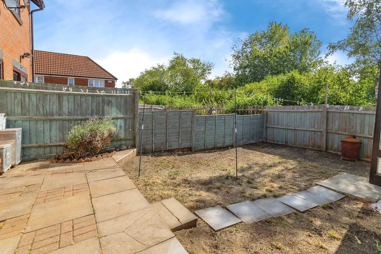 Hartdames, Shenley Brook End, MK5, photo 3