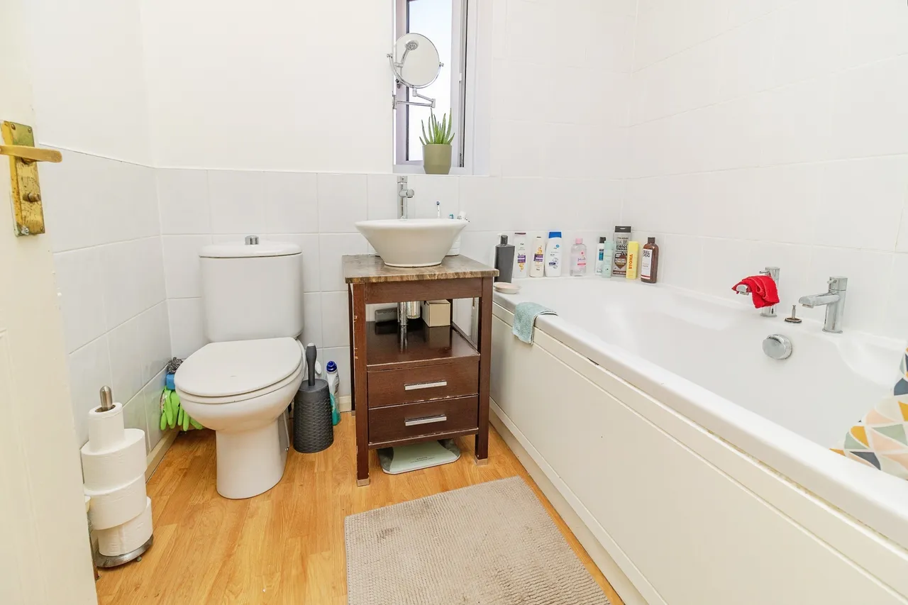Hartdames, Shenley Brook End, MK5, photo 17