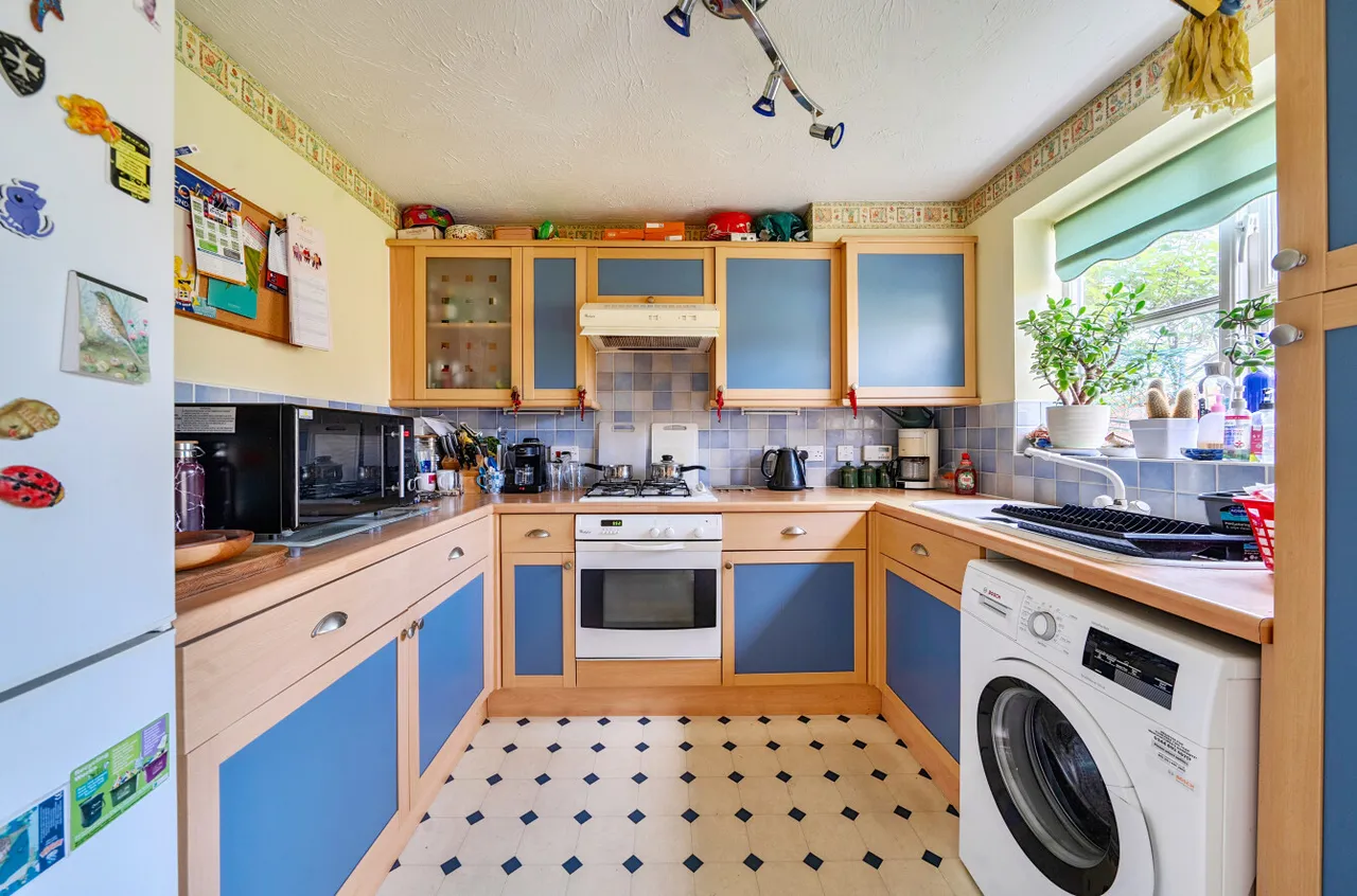 Lincoln Close, Ash Vale, Surrey, GU12 5SU, photo 3