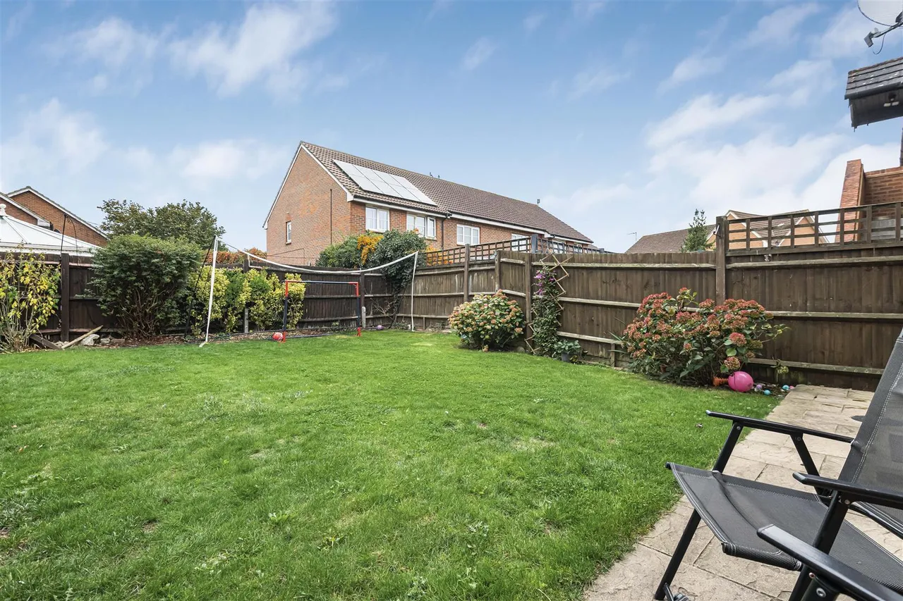 Eltham Avenue, Cippenham, photo 25