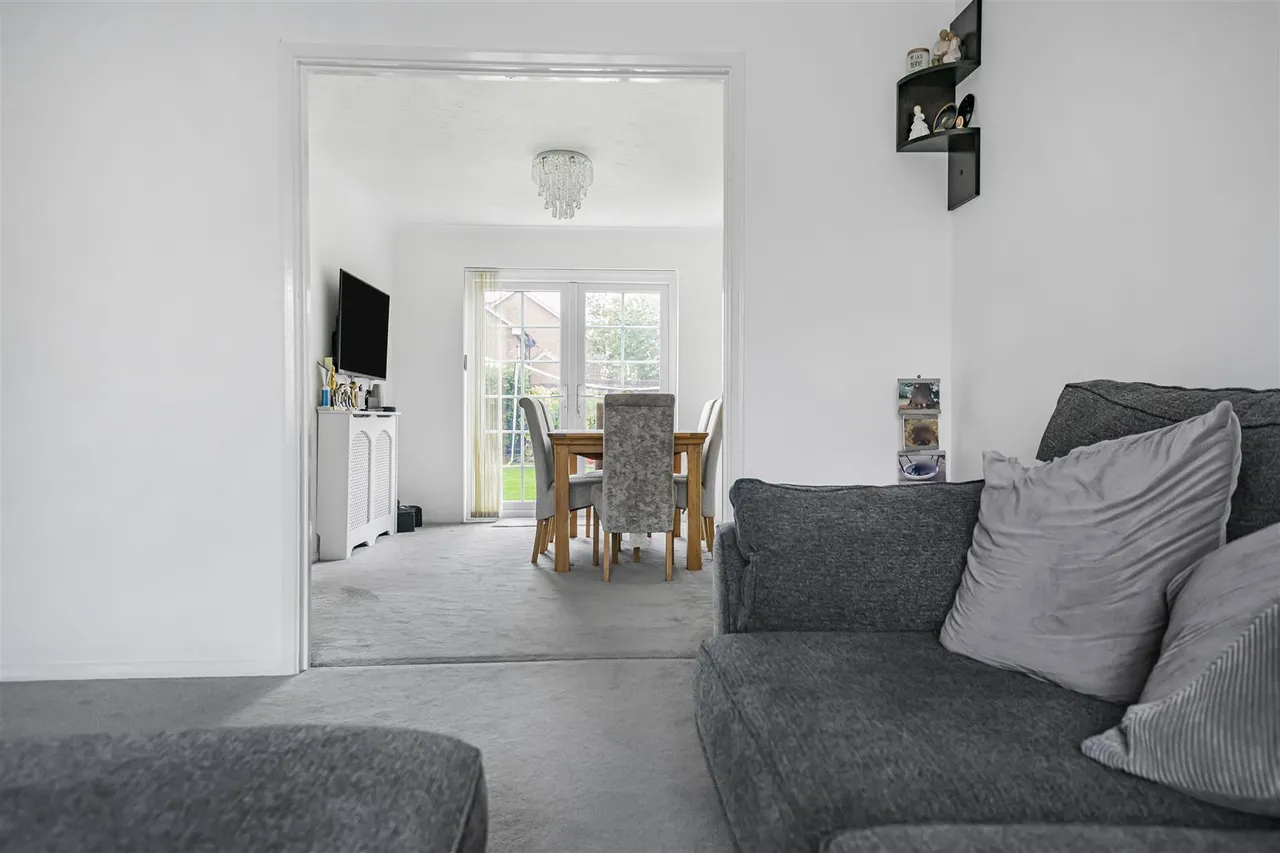 Eltham Avenue, Cippenham, photo 5