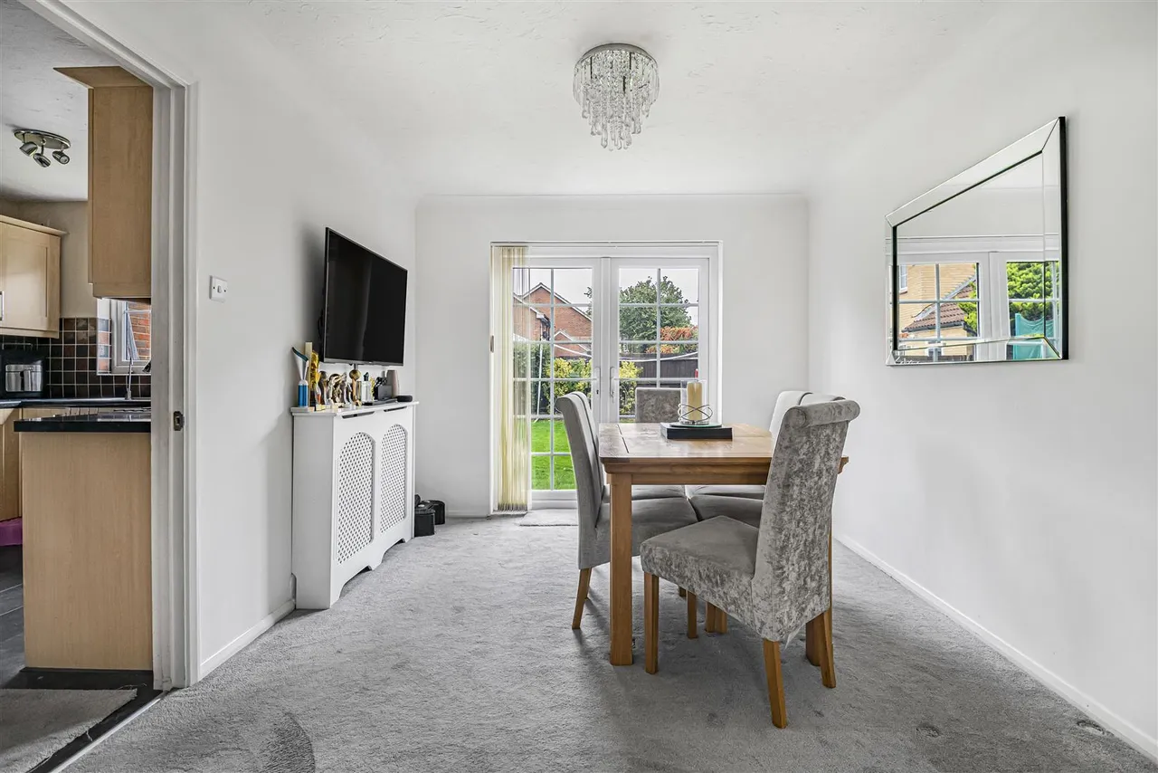 Eltham Avenue, Cippenham, photo 7