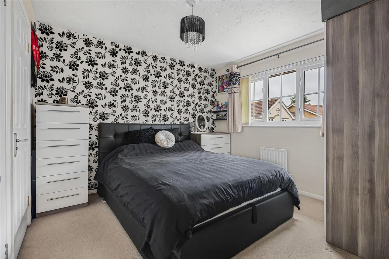 Eltham Avenue, Cippenham, photo 15