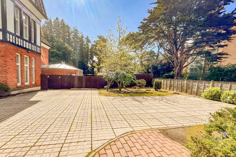 32 Tower Road, Poole BH13 6HZ, photo 10