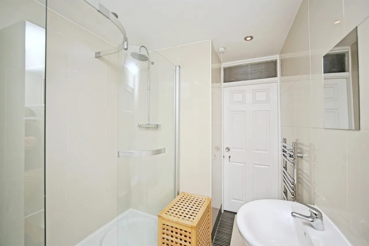 Wharton Avenue, Solihull, B92, photo 19