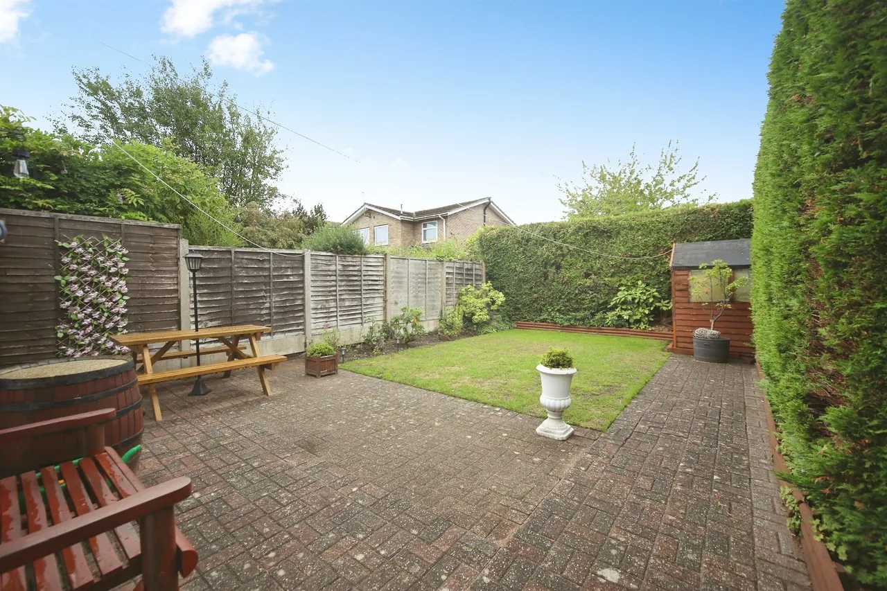 Wharton Avenue, Solihull, B92, photo 24