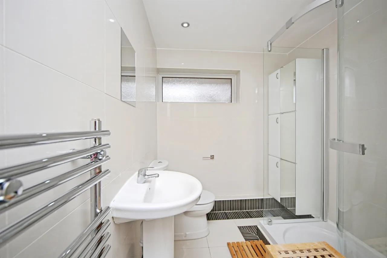 Wharton Avenue, Solihull, B92, photo 18