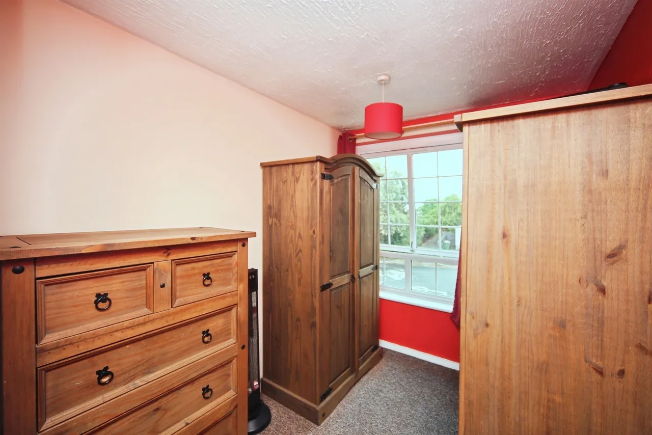 Wharton Avenue, Solihull, B92, photo 22