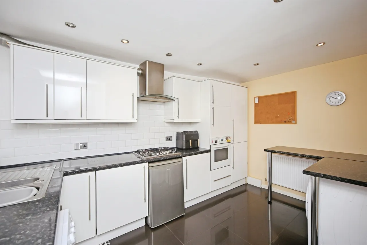 Wharton Avenue, Solihull, B92, photo 7