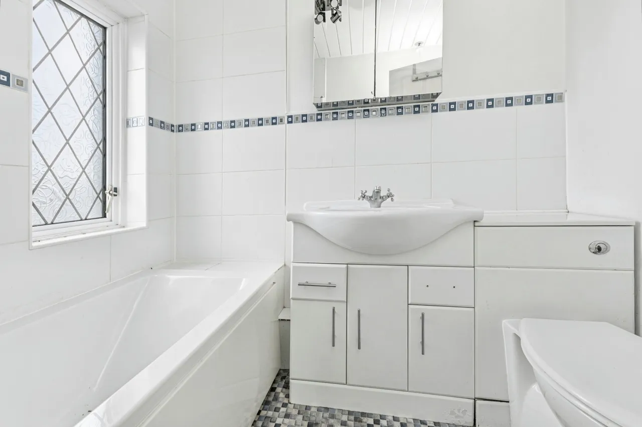 Whitehall Road West, Cleckheaton, West Yorkshire, BD19, photo 6
