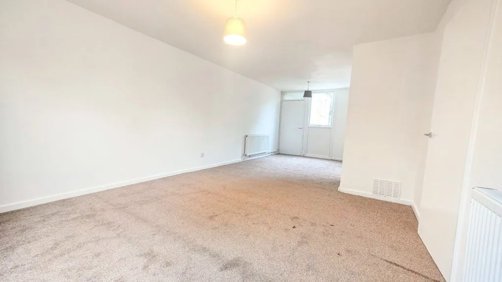 Baukewell Court Northampton, NN3, photo 3
