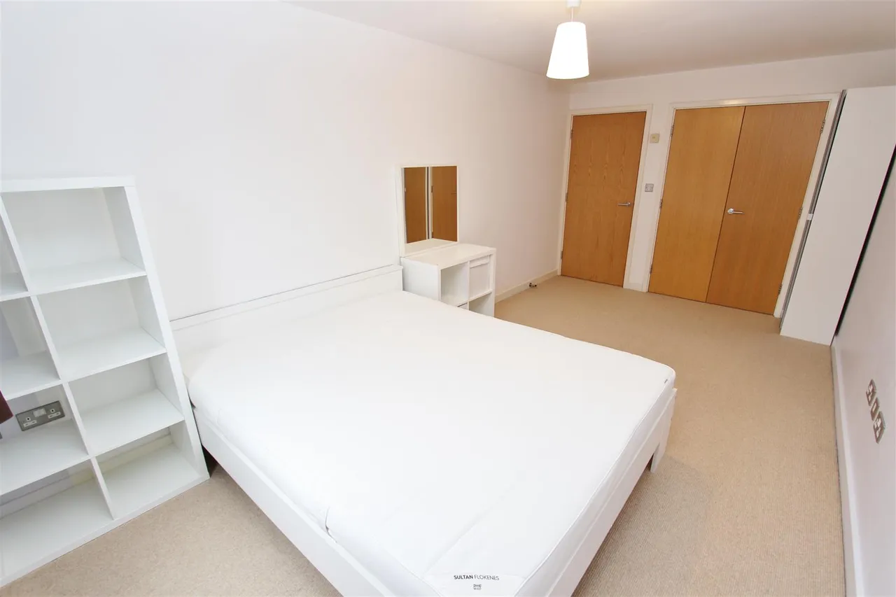 114 High Street, Uxbridge, UB8 1JL, photo 5