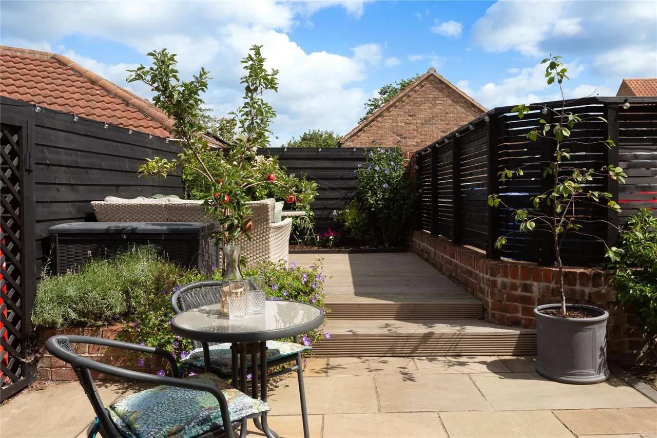 Church Hill, Wistow, YO8, photo 14