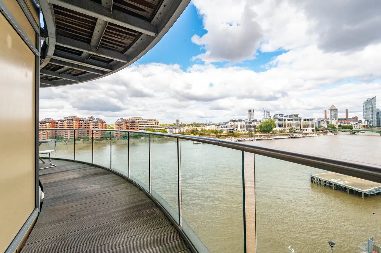 47 Vicentia Court, Bridges Court Road, London, photo 11