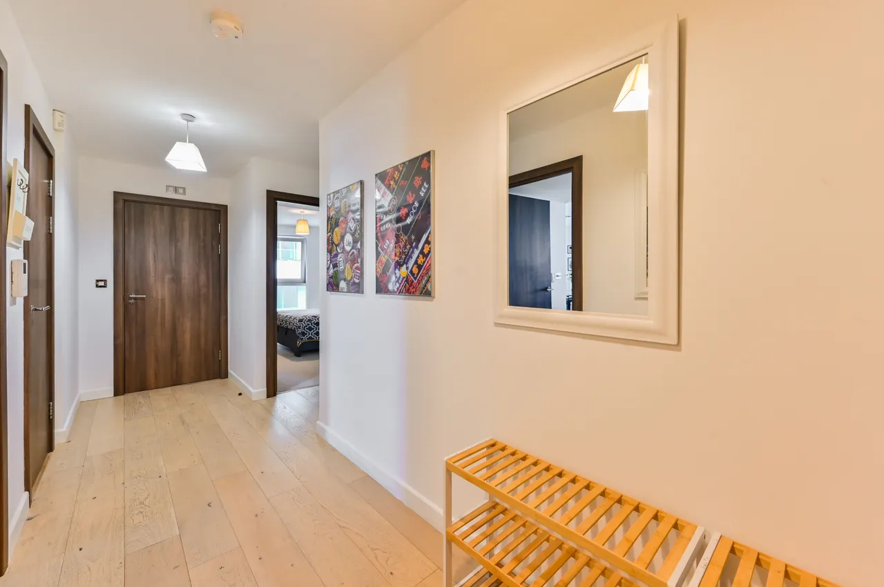 47 Vicentia Court, Bridges Court Road, London, photo 12