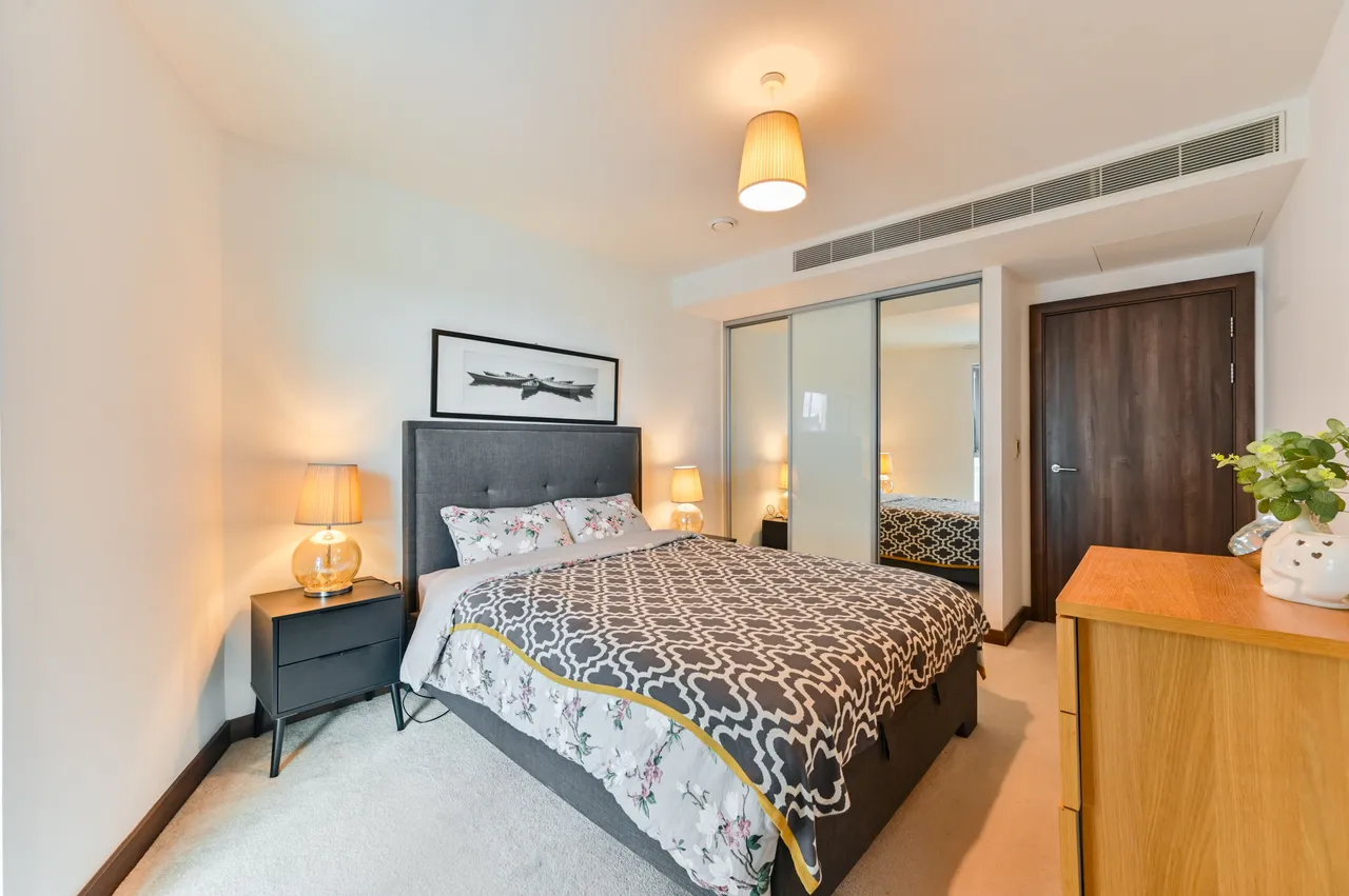 47 Vicentia Court, Bridges Court Road, London, photo 7