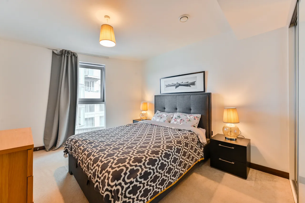 47 Vicentia Court, Bridges Court Road, London, photo 6
