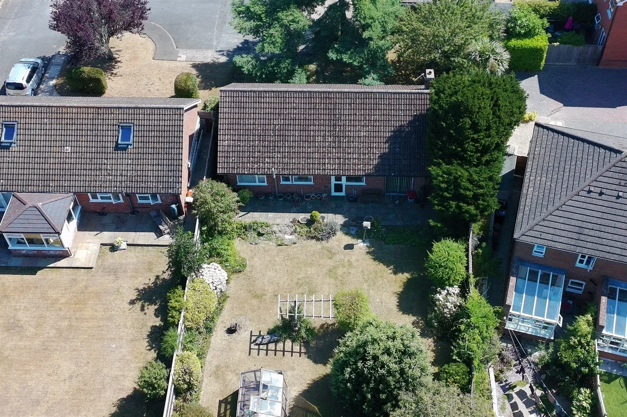 Buckingham Close, Seaford, BN25, photo 11