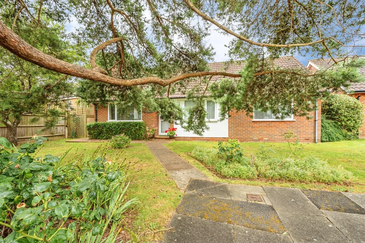 Buckingham Close, Seaford, BN25, photo 18