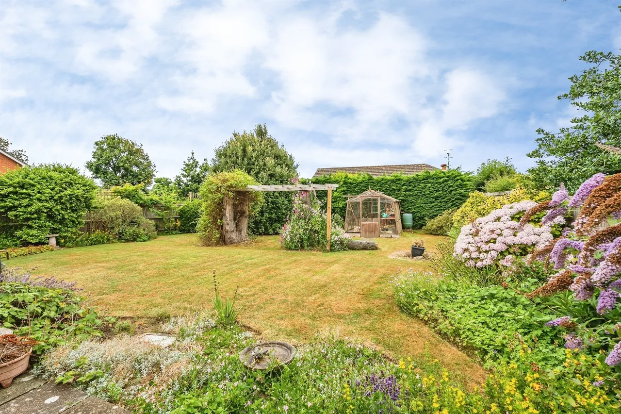 Buckingham Close, Seaford, BN25, photo 15