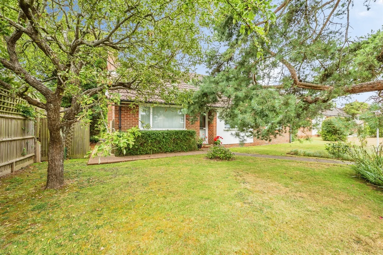 Buckingham Close, Seaford, BN25, photo 17