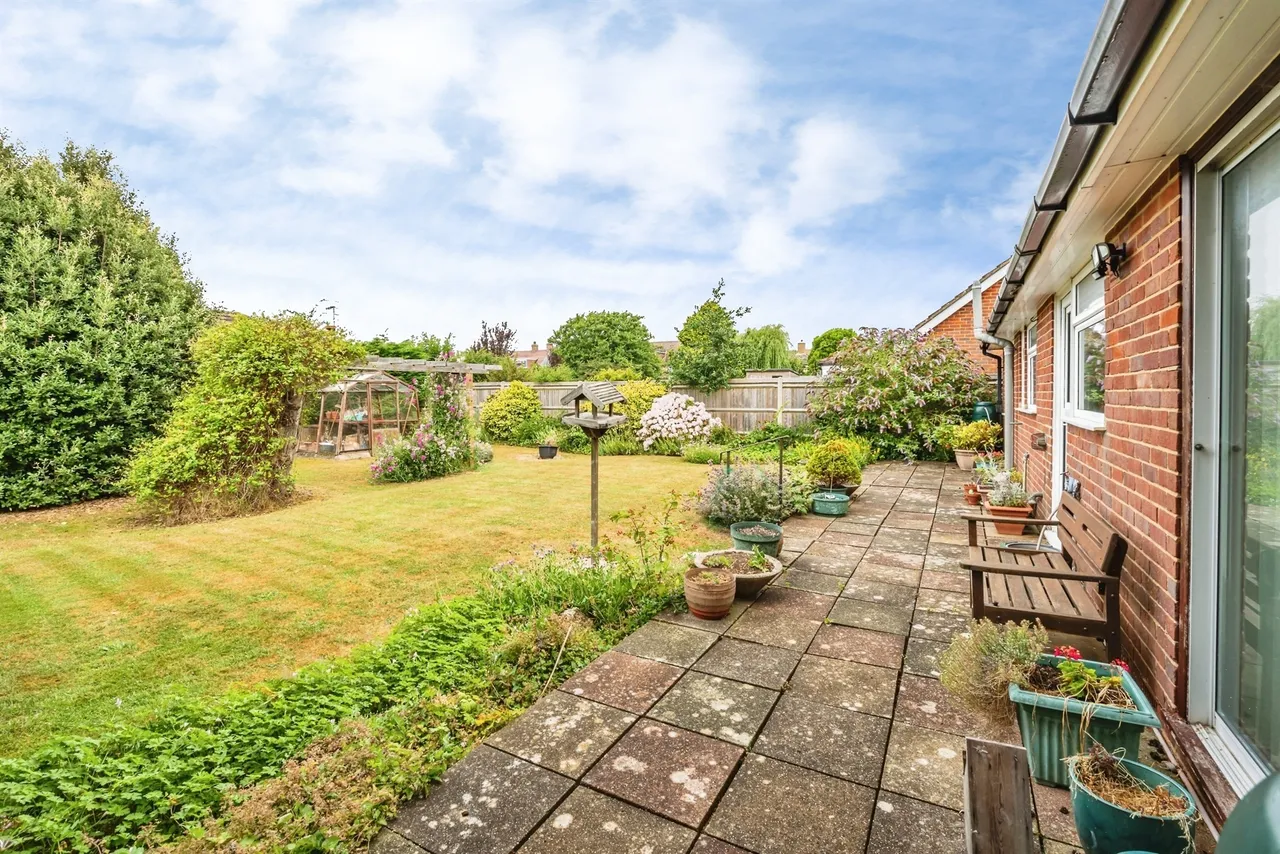 Buckingham Close, Seaford, BN25, photo 13