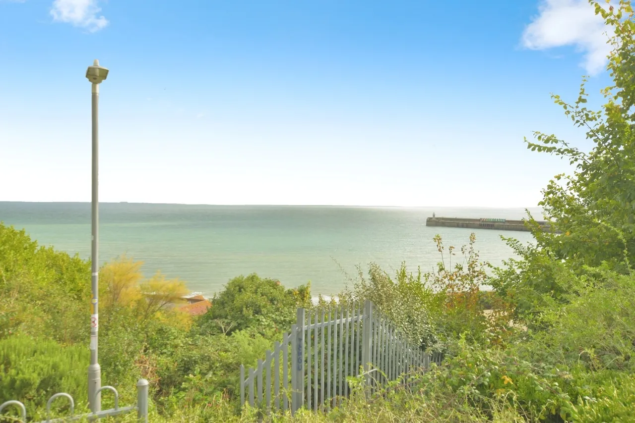 The Durlocks, Folkestone, Kent, CT19, photo 2