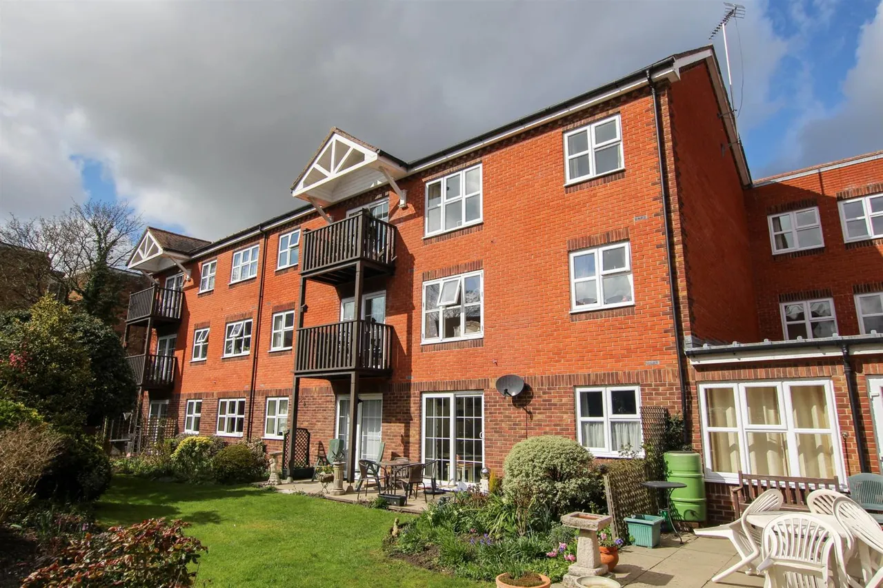 1 bed flat for sale, Audley Court, Saffron Walden, CB11