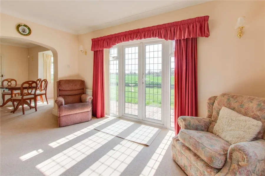 Bungalow Under Offer with 4 bedrooms in Sewards End, Nr Saffron Walden, CB10, photo 2