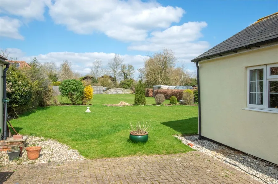 Bungalow Under Offer with 4 bedrooms in Sewards End, Nr Saffron Walden, CB10, photo 11