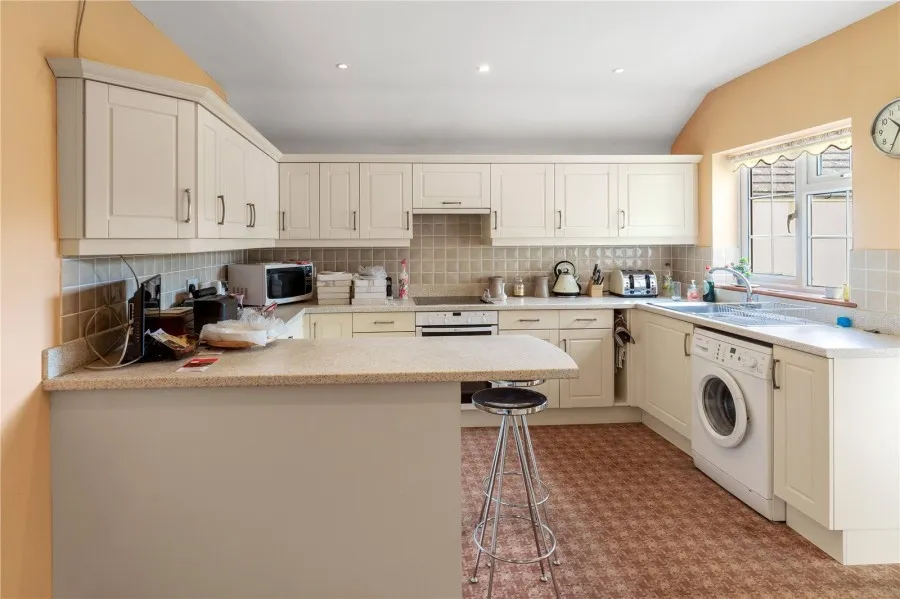 Bungalow Under Offer with 4 bedrooms in Sewards End, Nr Saffron Walden, CB10, photo 7