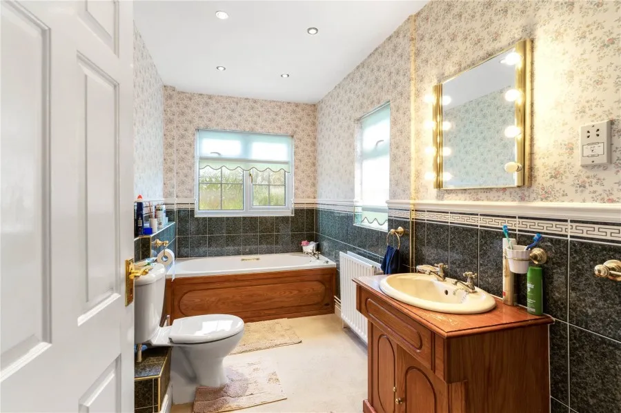 Bungalow Under Offer with 4 bedrooms in Sewards End, Nr Saffron Walden, CB10, photo 14