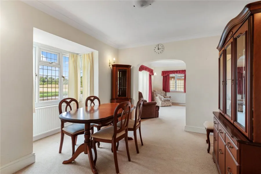 Bungalow Under Offer with 4 bedrooms in Sewards End, Nr Saffron Walden, CB10, photo 5