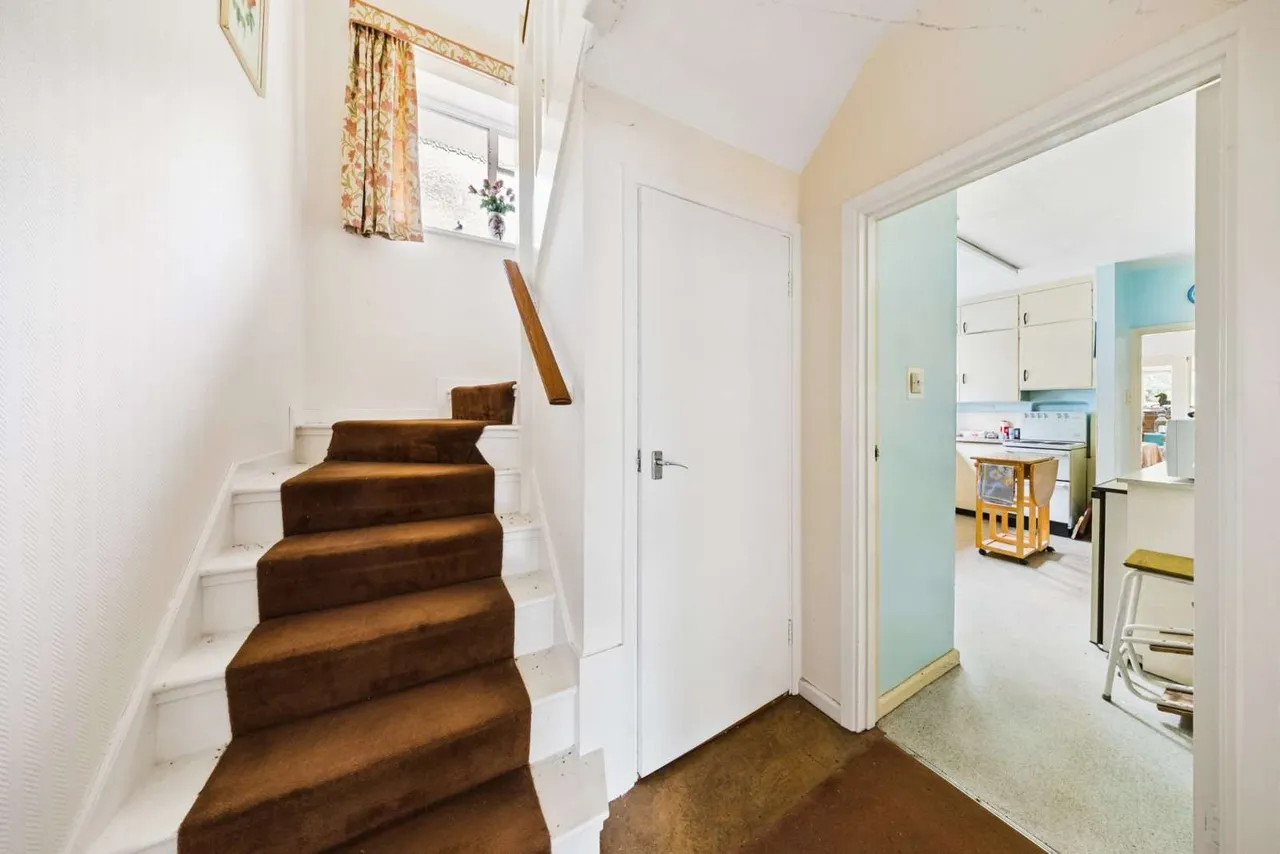 Shere Road, West Clandon, GU4, photo 9