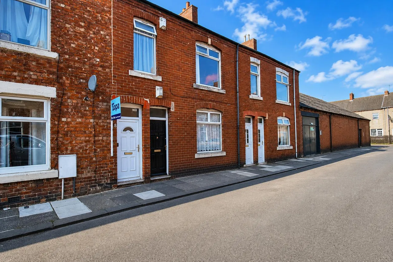 2 bed flat for sale, Maughan Street, Blyth, NE24