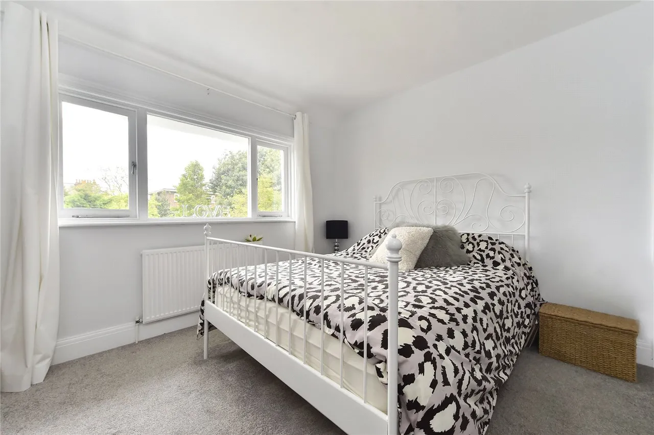 Eastbourne Road, London, W4, photo 4