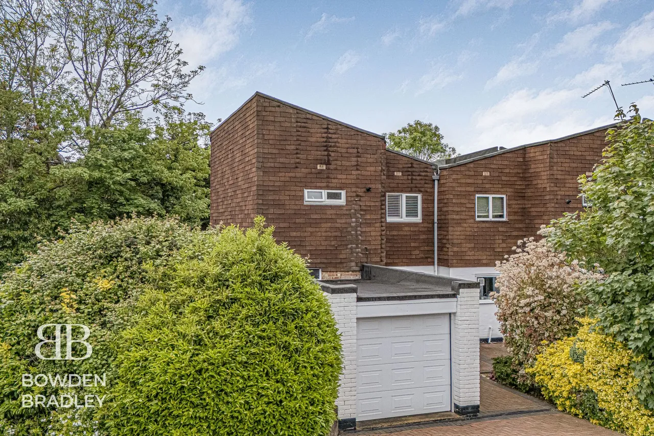 3 bed house for sale — Shillibeer Walk, Chigwell, IG7