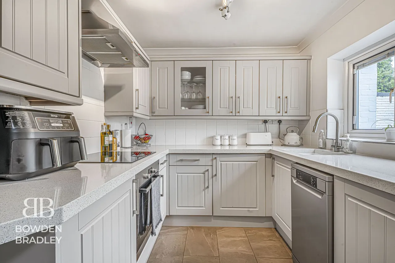 Shillibeer Walk, Chigwell, IG7, photo 7