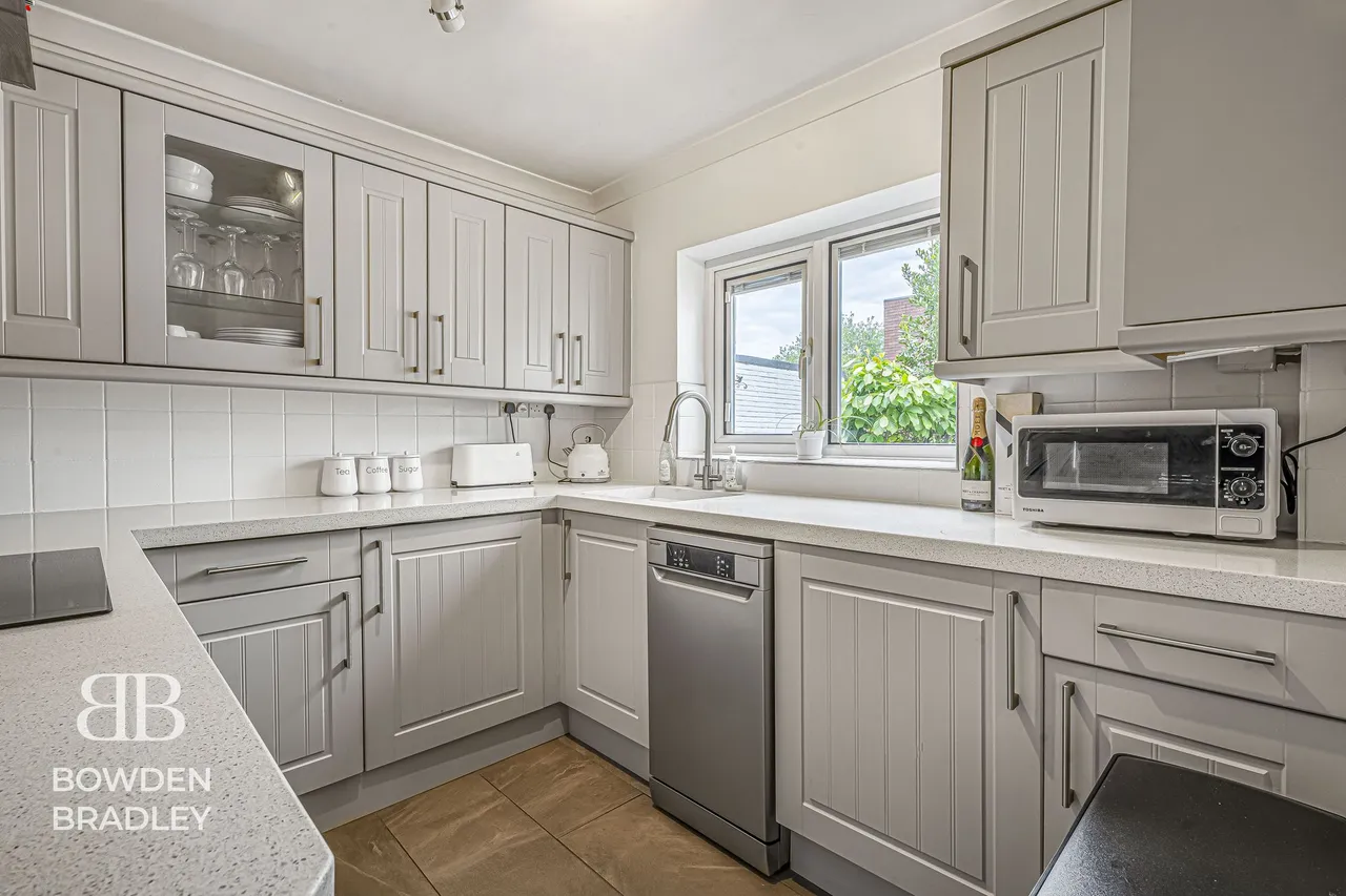 Shillibeer Walk, Chigwell, IG7, photo 8