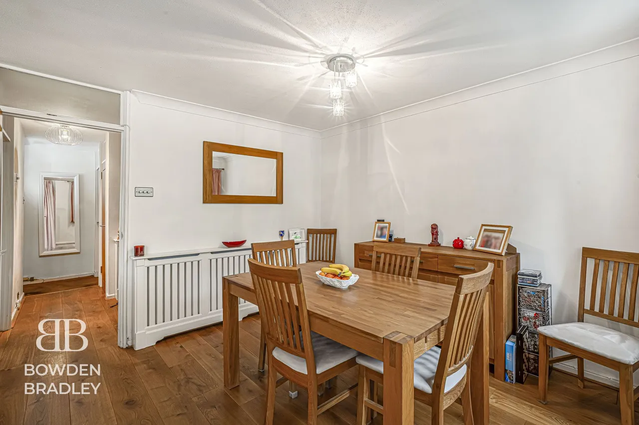 Shillibeer Walk, Chigwell, IG7, photo 5