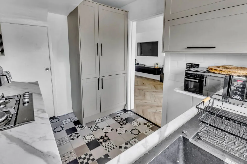 Collier Avenue Milnrow, Rochdale OL16 3UY, photo 8