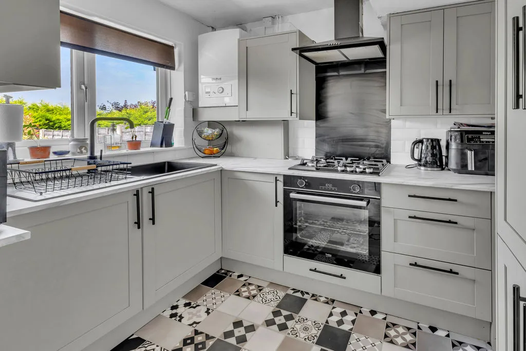 Collier Avenue Milnrow, Rochdale OL16 3UY, photo 7